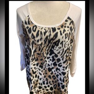 LSPECIAL Sale Charming Charlie Top Animal Print Pullover Med  3/4 Sleeves
